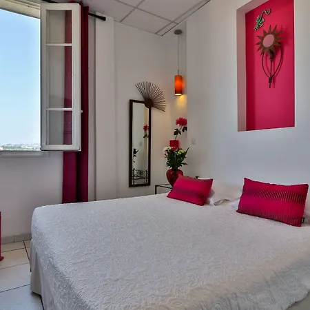 Le Panoramic Boutique 2* نيس