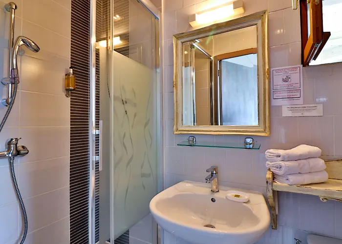 Le Panoramic Boutique 2* نيس